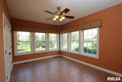 409 Windsor Dr, Germantown Hills, IL 61548 photo 12