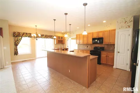409 Windsor Dr, Germantown Hills, IL 61548 photo 7