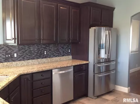 820 Stonebridge, Metamora, IL 61548 photo 5
