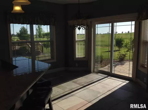 820 Stonebridge, Metamora, IL 61548 photo 8