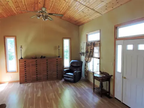 1217 Maple Ave, Macomb, IL 61455 photo 2