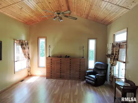 1217 Maple Ave, Macomb, IL 61455 photo 4