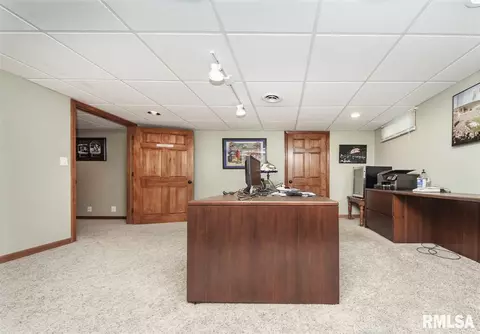 527 E Yeiser St, Macomb, IL 61455 photo 23