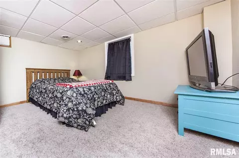 527 E Yeiser St, Macomb, IL 61455 photo 26