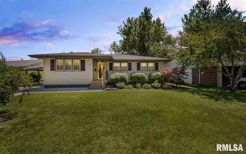 527 E Yeiser St, Macomb, IL 61455 photo 1