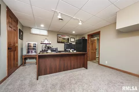 527 E Yeiser St, Macomb, IL 61455 photo 22