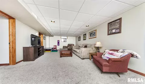 527 E Yeiser St, Macomb, IL 61455 photo 20