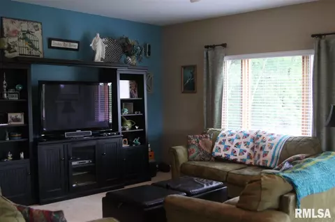 1600 Tower Rd, Macomb, IL 61455 photo 4