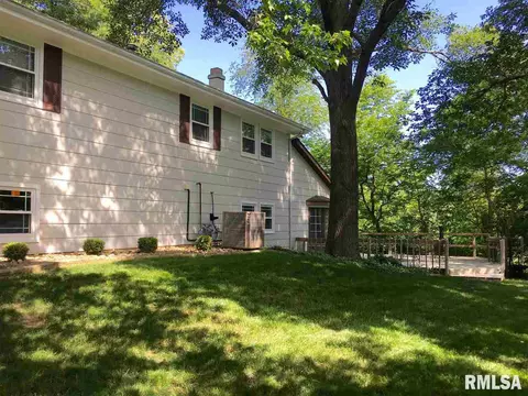 555 Meadow Dr, Macomb, IL 61455 photo 28