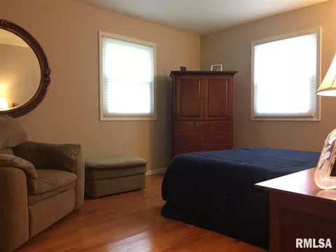 555 Meadow Dr, Macomb, IL 61455 photo 16