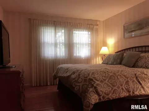 555 Meadow Dr, Macomb, IL 61455 photo 13