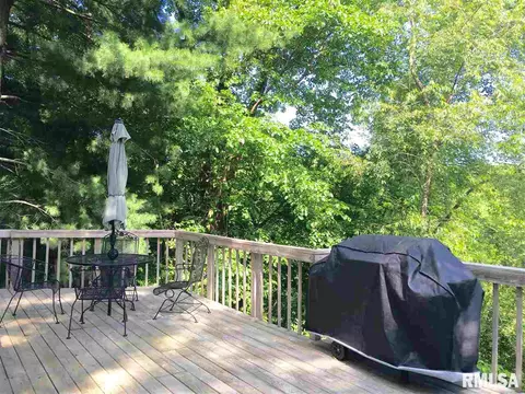 555 Meadow Dr, Macomb, IL 61455 photo 30