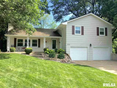 555 Meadow Dr, Macomb, IL 61455 photo 1