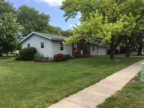 406 E Robinson, Goodfield, IL 61742 photo 1