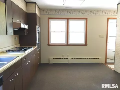 819 E 2nd, Delavan, IL 61734 photo 14