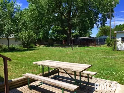 819 E 2nd, Delavan, IL 61734 photo 5