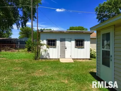 819 E 2nd, Delavan, IL 61734 photo 6