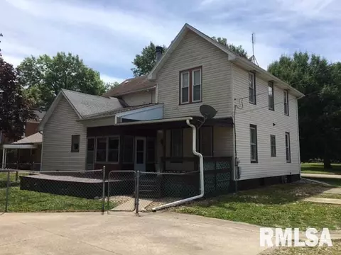 149 E Oak St, Canton, IL 61520 photo 1