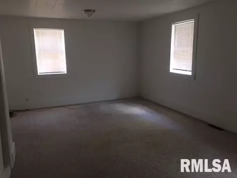 149 E Oak St, Canton, IL 61520 photo 22
