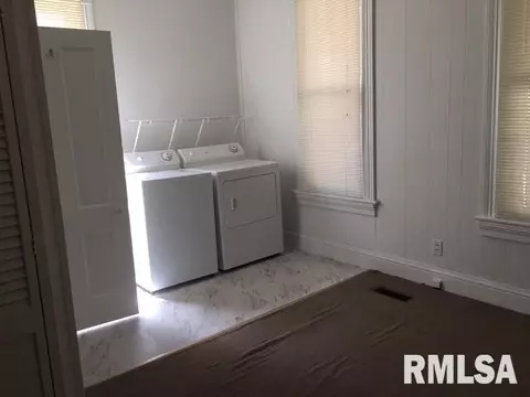 149 E Oak St, Canton, IL 61520 photo 16