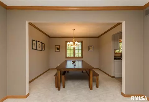 308 Broken Lance Ct, Dunlap, IL 61525 photo 4
