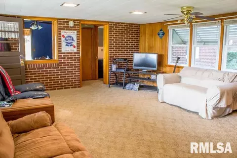 411 E Front St, Roanoke, IL 61561 photo 6