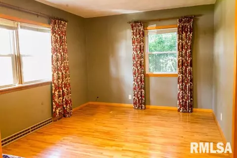 411 E Front St, Roanoke, IL 61561 photo 13