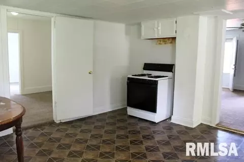 208 S Creamery St, Eureka, IL 61530 photo 5