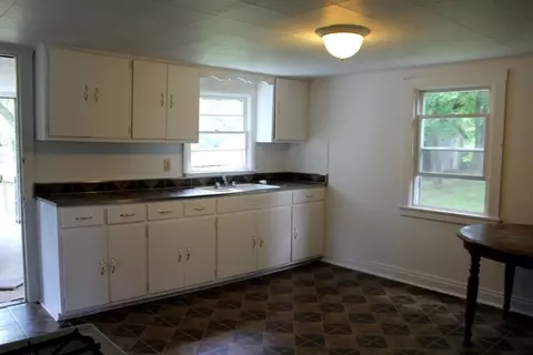 208 S Creamery St, Eureka, IL 61530 photo 4