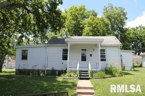 208 S Creamery St, Eureka, IL 61530 photo 2