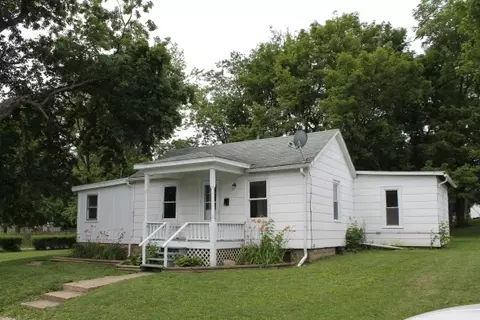 208 S Creamery St, Eureka, IL 61530 photo 1
