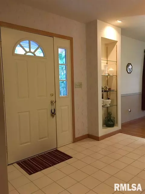 36 Elmo Dr, Macomb, IL 61455 photo 2