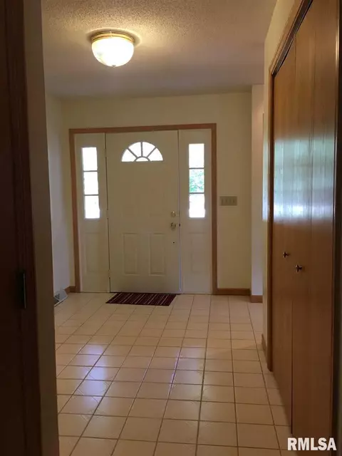 36 Elmo Dr, Macomb, IL 61455 photo 4