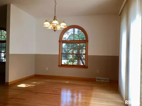 36 Elmo Dr, Macomb, IL 61455 photo 7