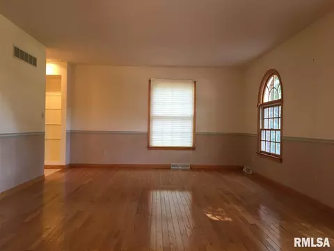 36 Elmo Dr, Macomb, IL 61455 photo 5