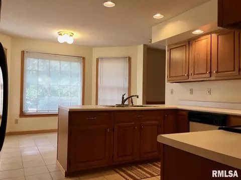 36 Elmo Dr, Macomb, IL 61455 photo 8