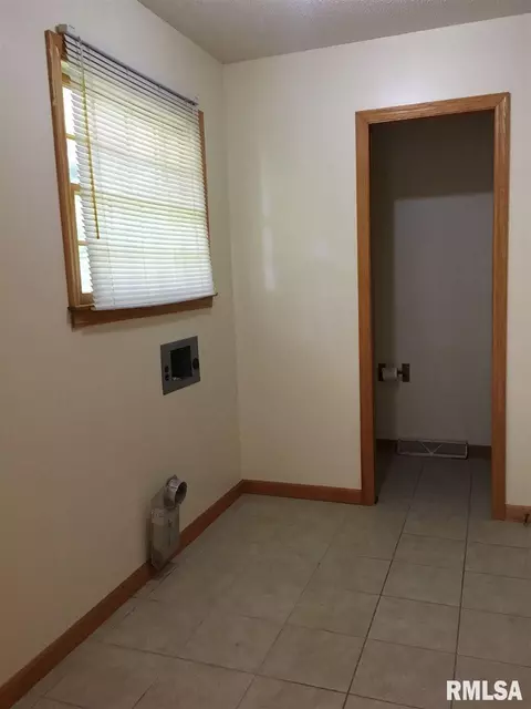 36 Elmo Dr, Macomb, IL 61455 photo 17