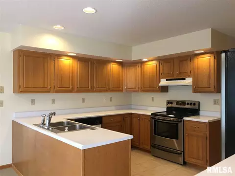 36 Elmo Dr, Macomb, IL 61455 photo 9