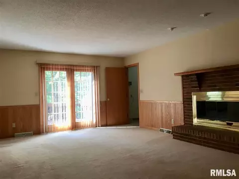 36 Elmo Dr, Macomb, IL 61455 photo 12