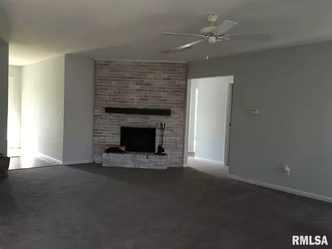 1806 Riverview Dr, Macomb, IL 61455 photo 5