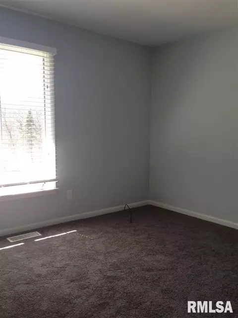 1806 Riverview Dr, Macomb, IL 61455 photo 13