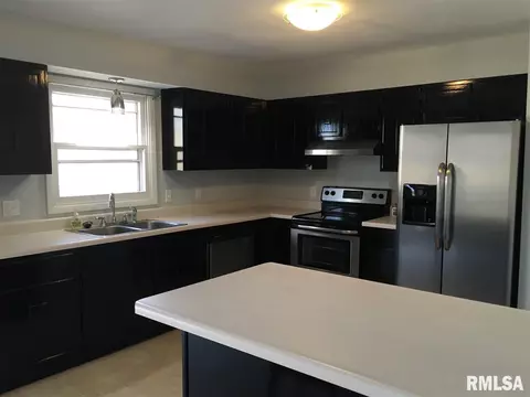 1806 Riverview Dr, Macomb, IL 61455 photo 9
