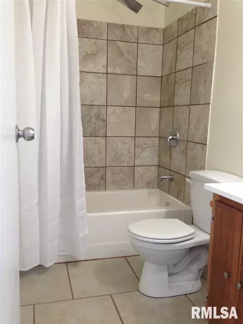 1806 Riverview Dr, Macomb, IL 61455 photo 14