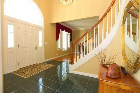 12705 N Georgetowne Rd, Dunlap, IL 61525 photo 3