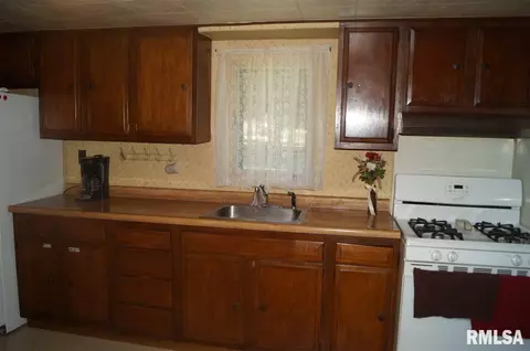 321 W Division St, Norris, IL 61553 photo 7