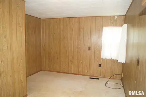321 W Division St, Norris, IL 61553 photo 13