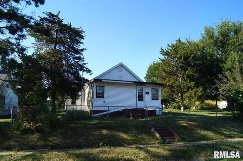 321 W Division St, Norris, IL 61553 photo 4