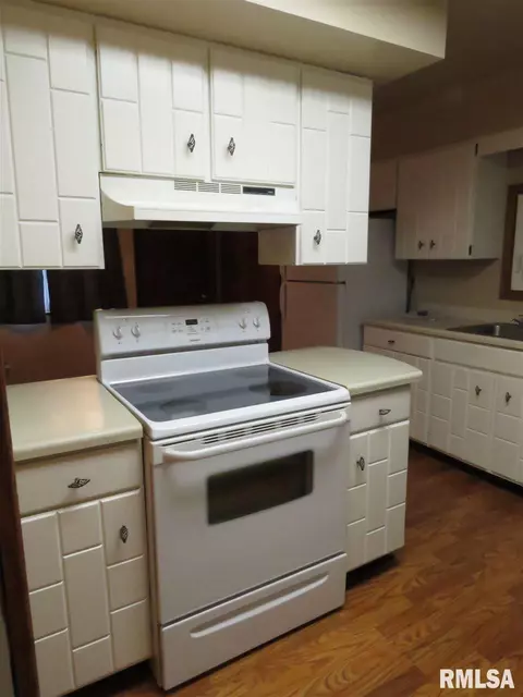 422 E Walnut St, Washburn, IL 61570 photo 16