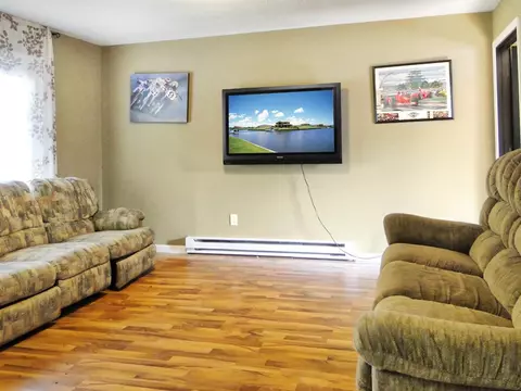 352 Mcgrew Dr, Avon, IL 61415 photo 9