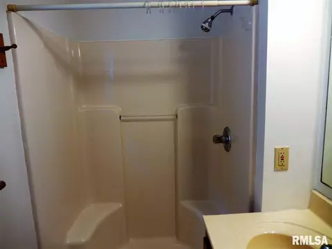 306 W Murray St, Macomb, IL 61455 photo 11